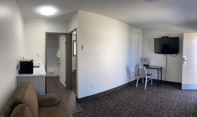Super 8 By Wyndham Penticton Motel Exterior foto