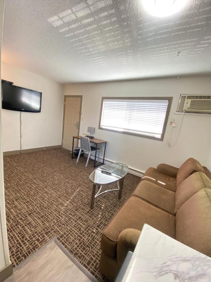 Super 8 By Wyndham Penticton Motel Exterior foto