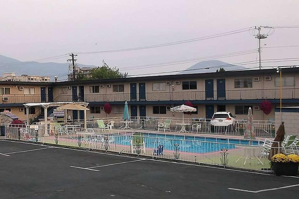 Super 8 By Wyndham Penticton Motel Exterior foto