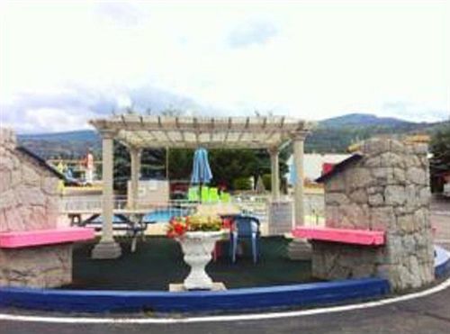 Super 8 By Wyndham Penticton Motel Exterior foto
